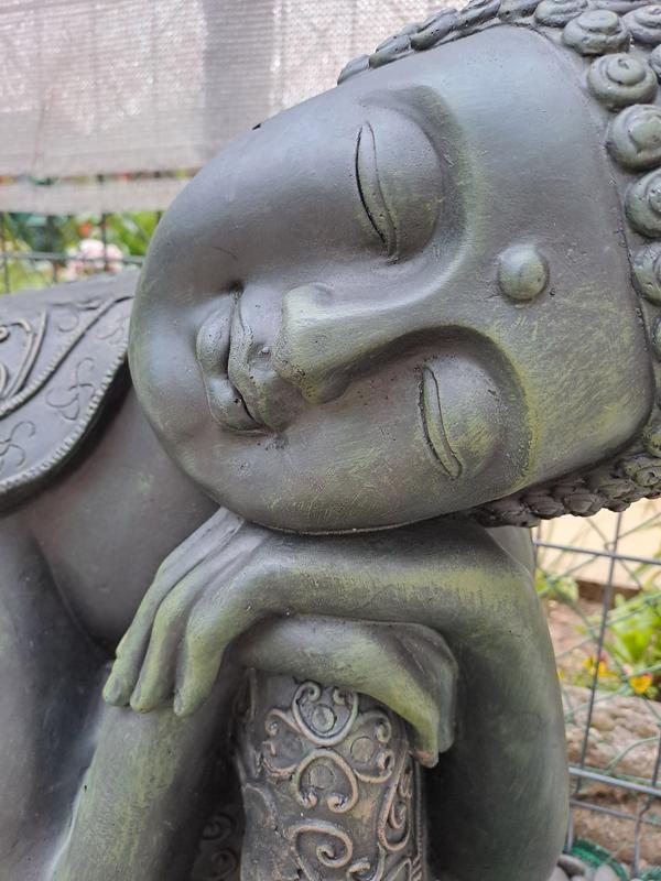 Statua Buddha Seduto Relaxdays 40 Cm - Feng Shui, Resina, Per Interni Ed Esterni, Grigio Chiaro - Foto 3