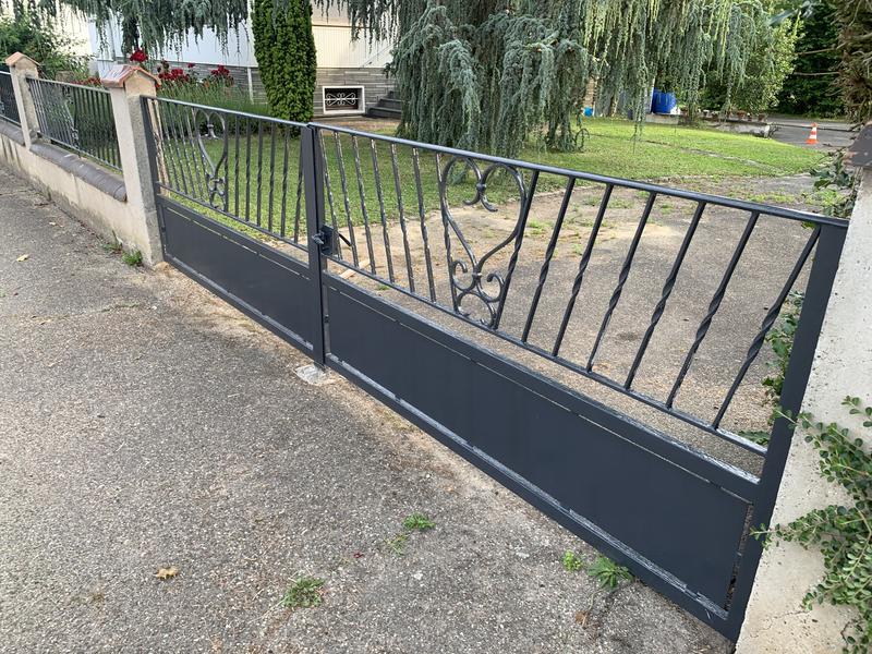 Ouvrir la fenêtre modale de l'avis 1 sur 2