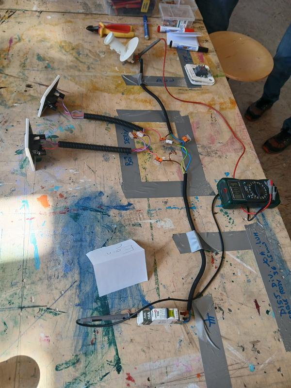 Ouvrir la fenêtre modale de l'avis 1 sur 2