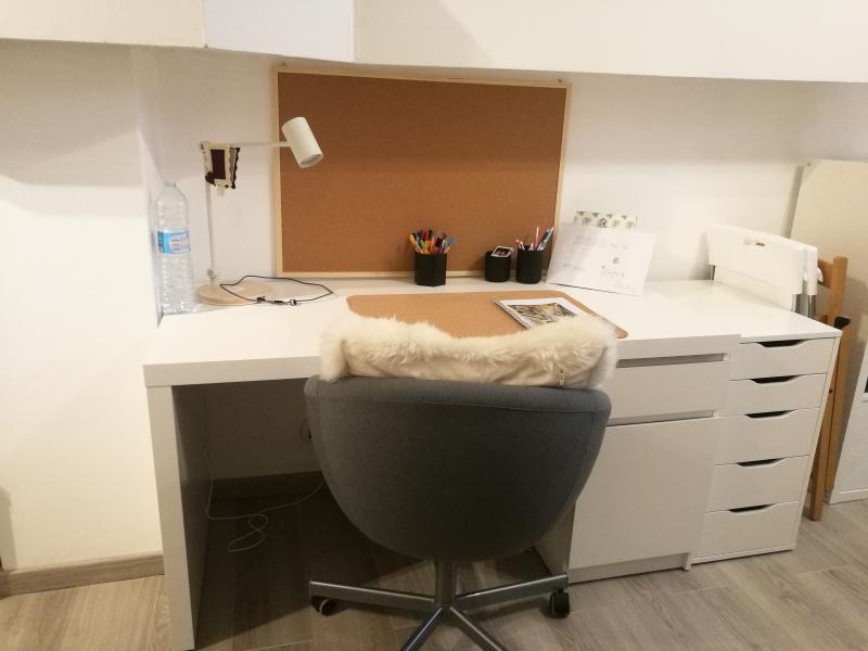 Bacheca In Sughero 4Thought 91,4 X 61 Cm Con Cornice In Legno Bianco Vintage - Include 10 Puntine E Kit Di Fissaggio - Per Ufficio, Casa E Cucina
