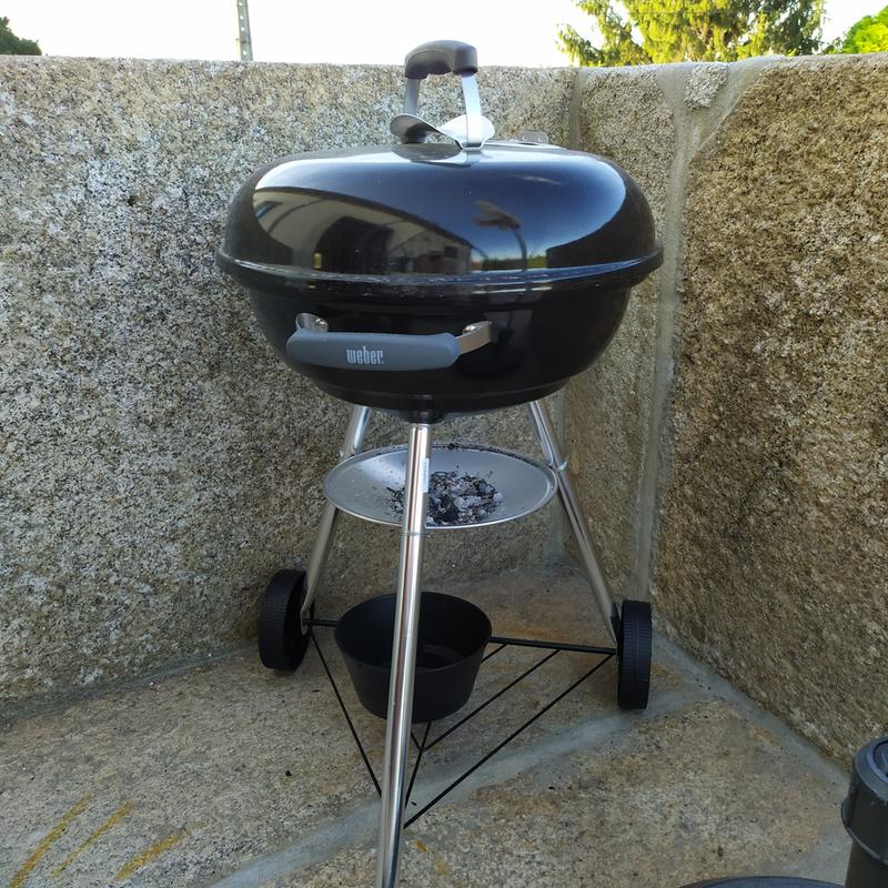 Barbecue charbon de bois WEBER Compact kettle 47, noir