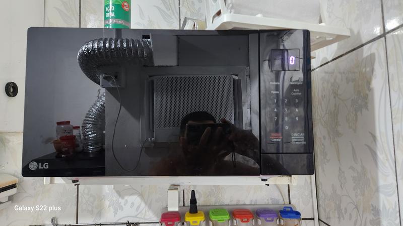 Micro-ondas LG NeoChef 30 litros Preto Limpa Fácil MS3033DS - 127v