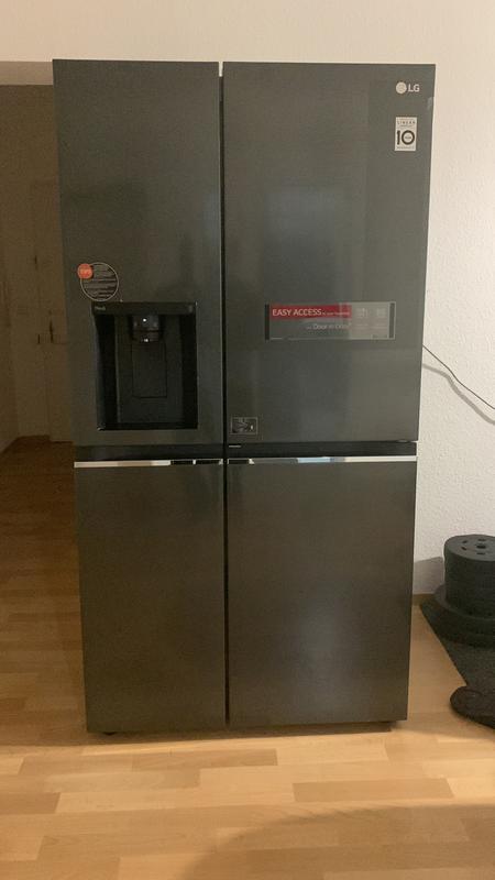 LG Schwarzer Side-by-Side-Kühlschrank mit Wassertank DE LG 