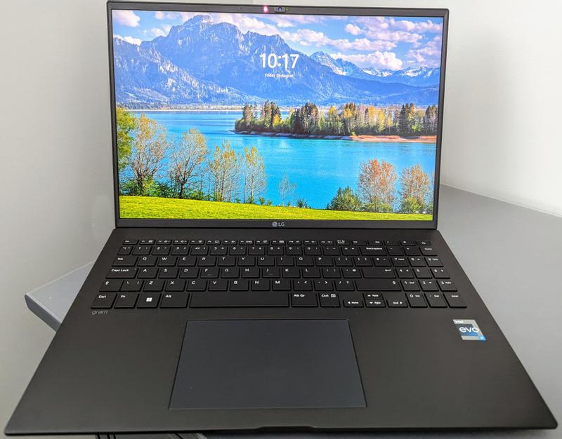 LG gram 17'' laptop, ultra-lightweight with 16:10 IPS anti glare display  and Intel® Evo 12th Gen. Processor - 17Z90Q-K.AR56A1