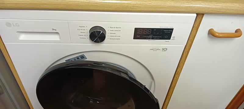 Lavatrice LG 9 Kg F4NX1009NWB - Carica Frontale, Classe A, 1400 Giri, Wi-Fi, Vapore, Bianco