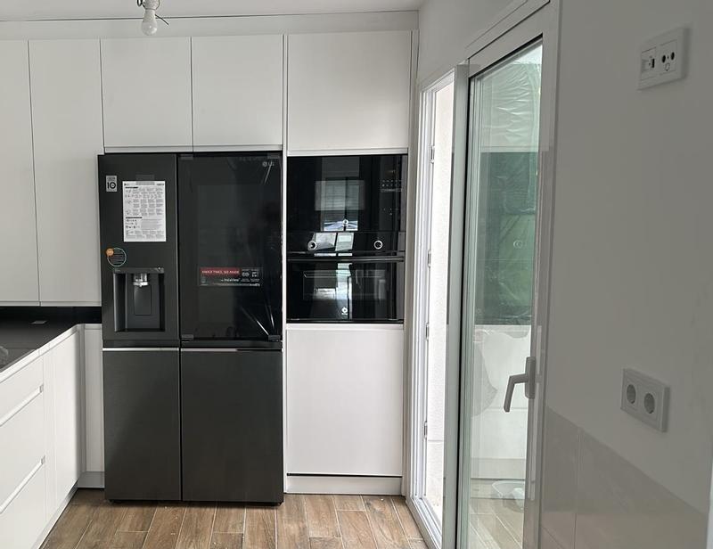 Llega a España el frigorífico LG InstaView Door in Door: con puerta  transparente, desinfección UV y conectado con tu móvil