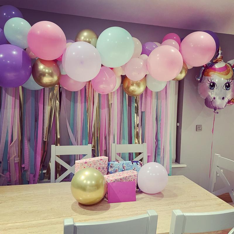 Ginger Ray - Pastel Streamer and Balloon Backdrop