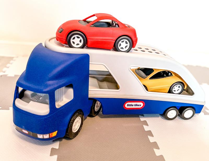 Little tikes transporter with 2 cars online