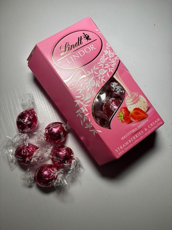 Lindor Strawberries & Cream - Lindt - Coop