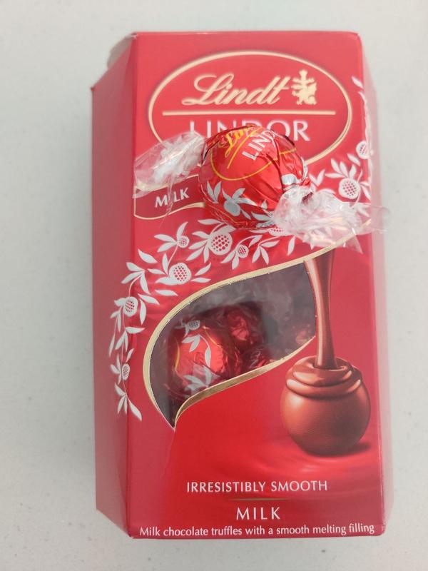 Lindt Lindor Milk & White Chocolate Christmas Gift Box Review (227g)
