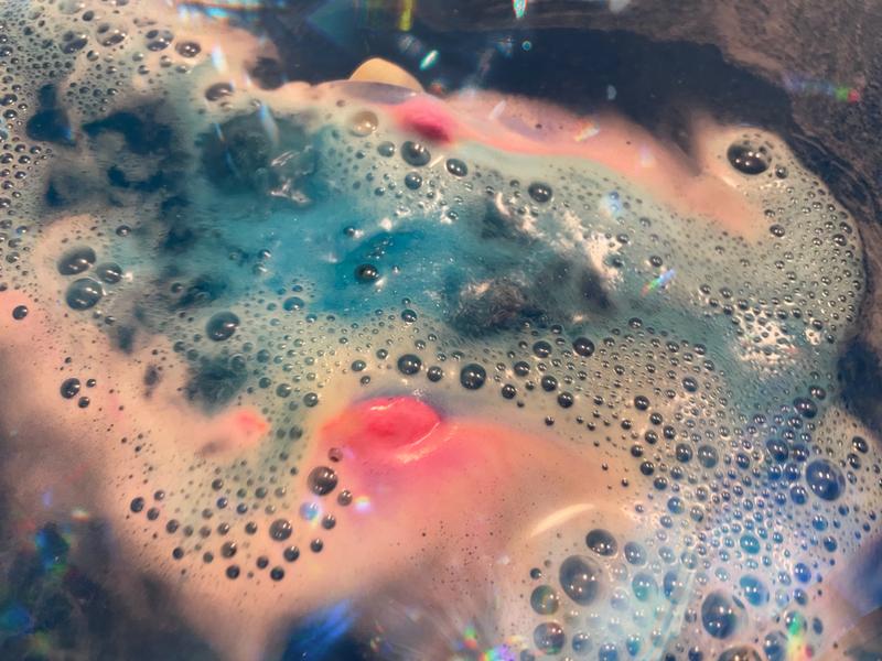 インターギャラクティック バスボム | LUSH