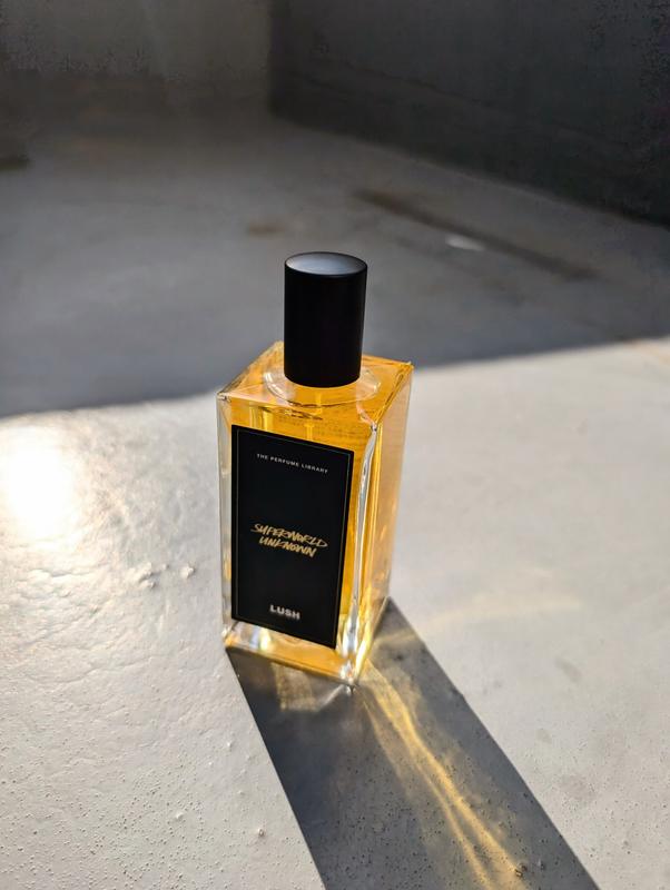 Superworld Unknown Perfume | LUSH