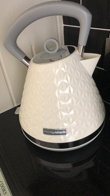 morphy richards pyramid kettle