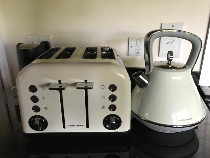 morphy richards pyramid kettle