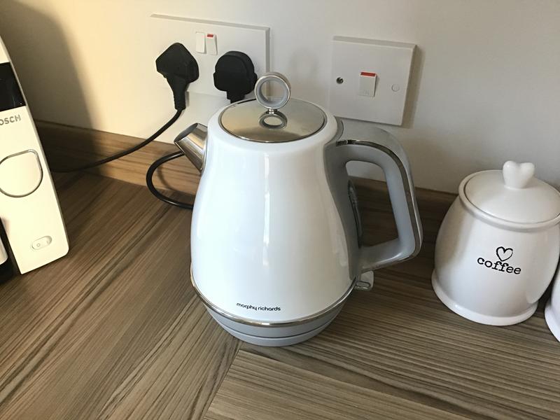 morphy richards evoke jug kettle