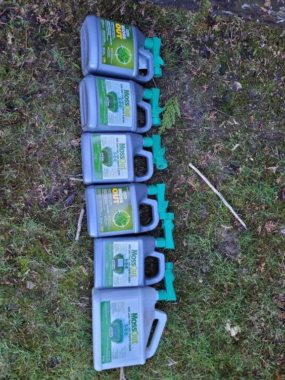 Front & back 6 containers total, no expired date on them. 1 year old