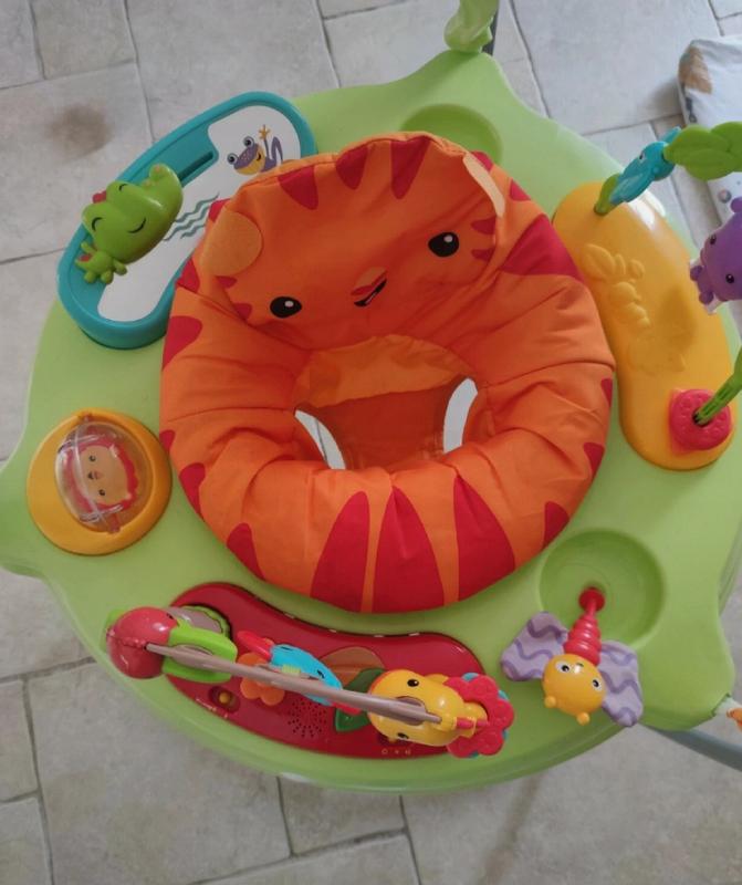 Fisher-Price Jumperoo-aktivitetscenter för barn med ljus, ljud och musik,  interaktiv hoppgunga, hoppande leopard, HND47