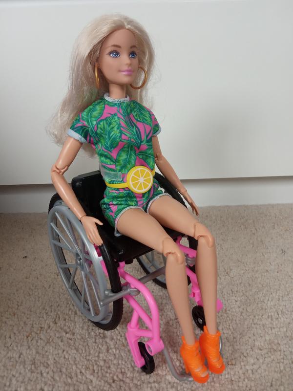 Poupée Barbie Fashionistas avec Fauteuil Roulant