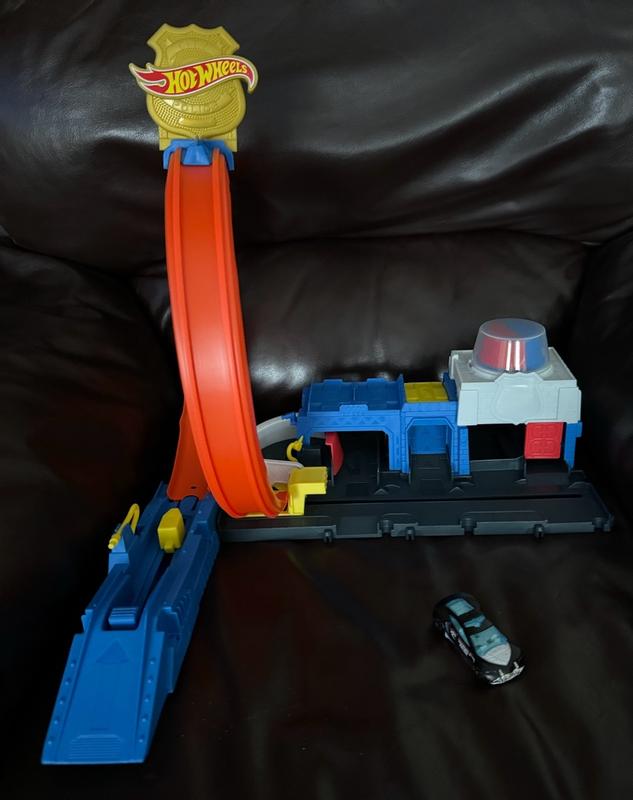 Hot Toys Hot Wheels Super Police Station Track Set Adjustable