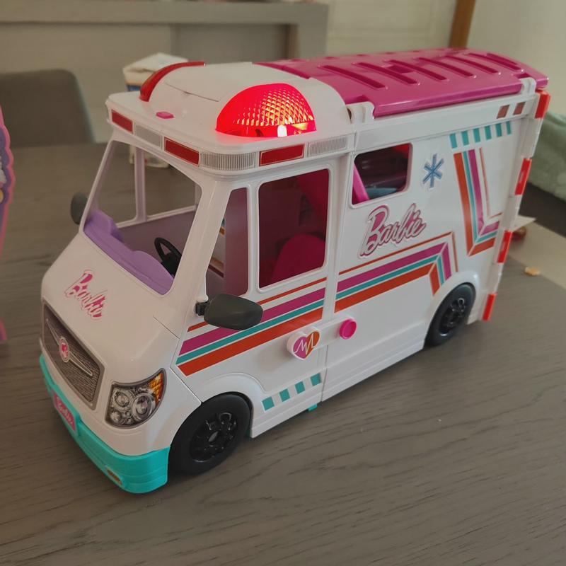 Barbie ambulance 2024 entertainer