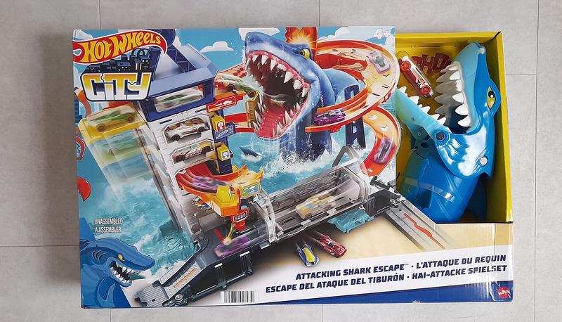Hot Wheels Track Set, Attacking Shark Escape