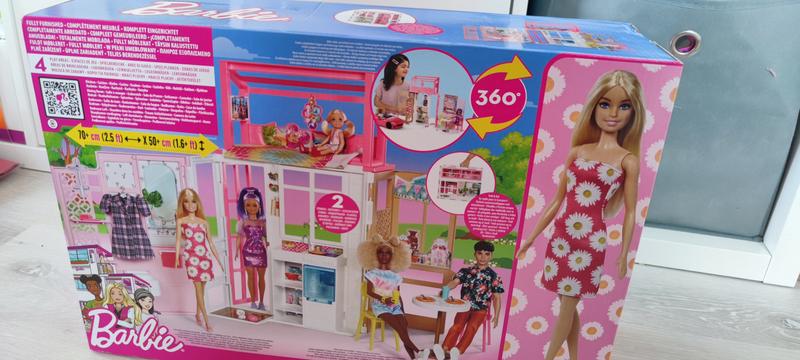 Casa de Barbie con 2 Pisos y Accesorios de Mattel