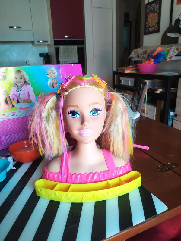 Barbie testa da acconciare e truccare grandi giochi in Italia