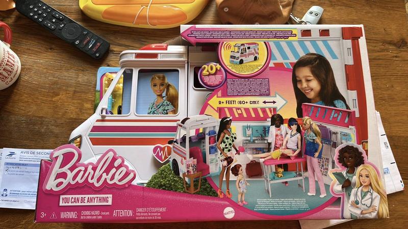 Barbie ambulance online entertainer