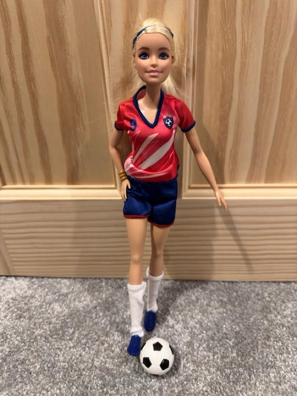 Barbie Soccer Doll, Blonde | HCN17 | MATTEL