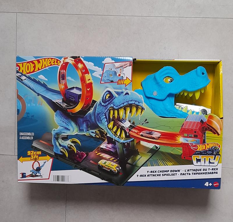 Hot Wheels City Track Set with 1 Toy Car, Race Through A Giant Loop to  Defeat A Big Dinosaur, T-Rex Loop Stunt and Race Playset