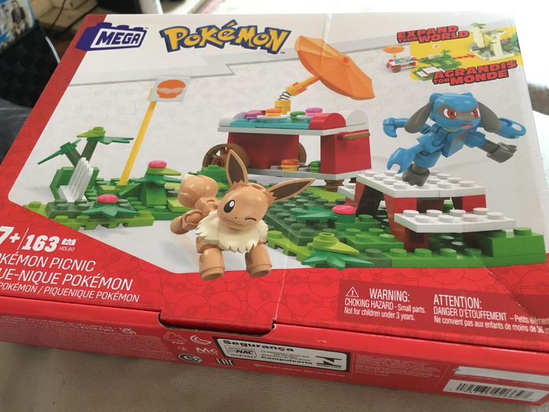 ​MEGA Pokémon Adventure Builder Picnic toy building set, Eevee and Riolu  figures​​, 193 ​bricks and pieces, gift set for boys and girls, ages 7 and