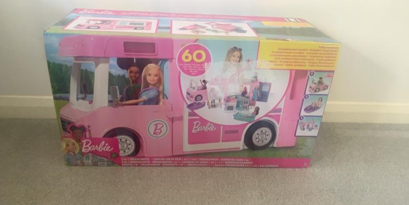 Barbie 3-in-1 Super Abenteuer-Camper mit Pool, Pick-Up, Boot und 50  Zubehörteilen