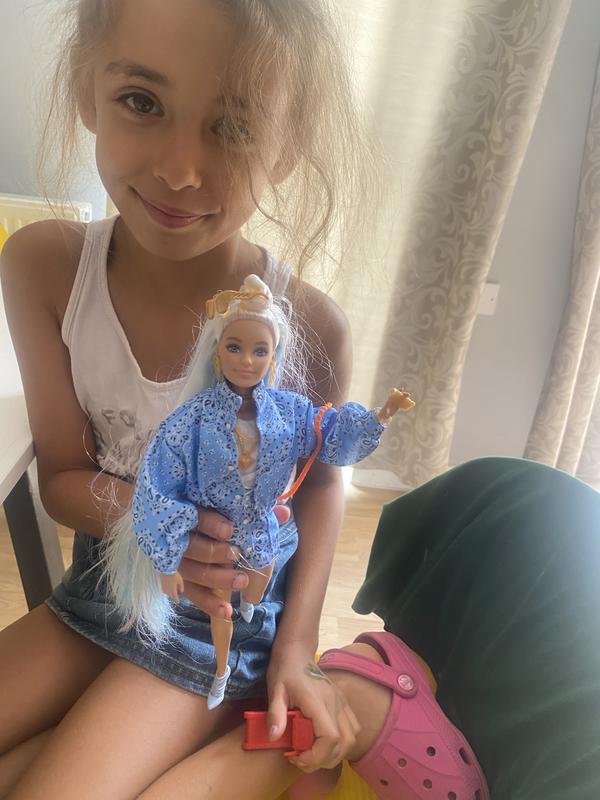 Barbie Extra poupée articulée blonde au look tendance et oversize, avec  figurine animale et accessoires inclus, jouet pour enfant, GRN28