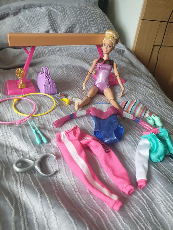Coffret de jeu Barbie Gymnaste avec poupée, poutre d'équilibre et plus de  15 accessoires