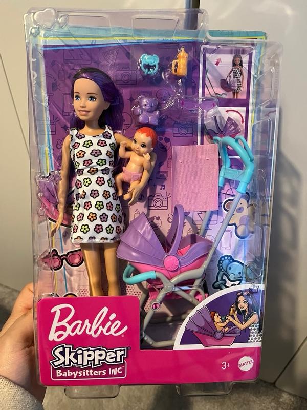 Barbie Coffret Barbie Skipper Baby-Sitter avec Poupée Skipper Brune,  Poussette, Poupée Bébé et 5 Accessoires Jouet Enfant, Dès 3 ans, GXT34