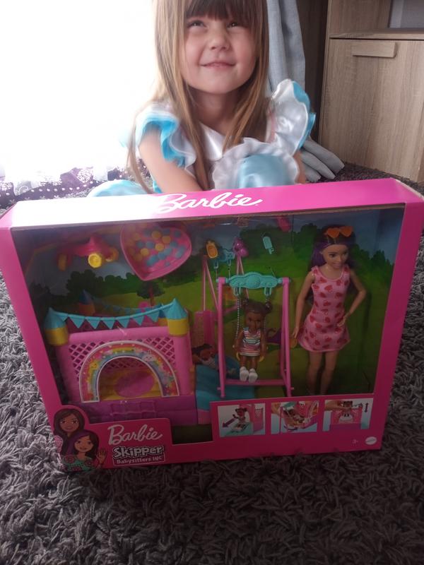 Barbie Coffret Barbie Skipper Baby-Sitter Château Gonflable avec