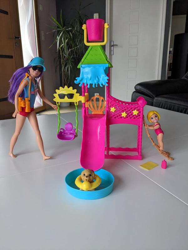 Barbie - Skipper Primi Lavori, bambola, postazione per piercing con  strumento, 10 paia di orecchini e 5+ accessori aggiuntivi, giocattolo per  bambini