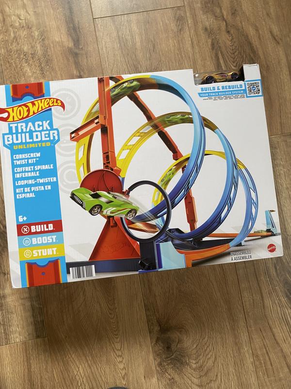 Hot Wheels Track Builder Unlimited Corkscrew Twist Kit Playset & 1