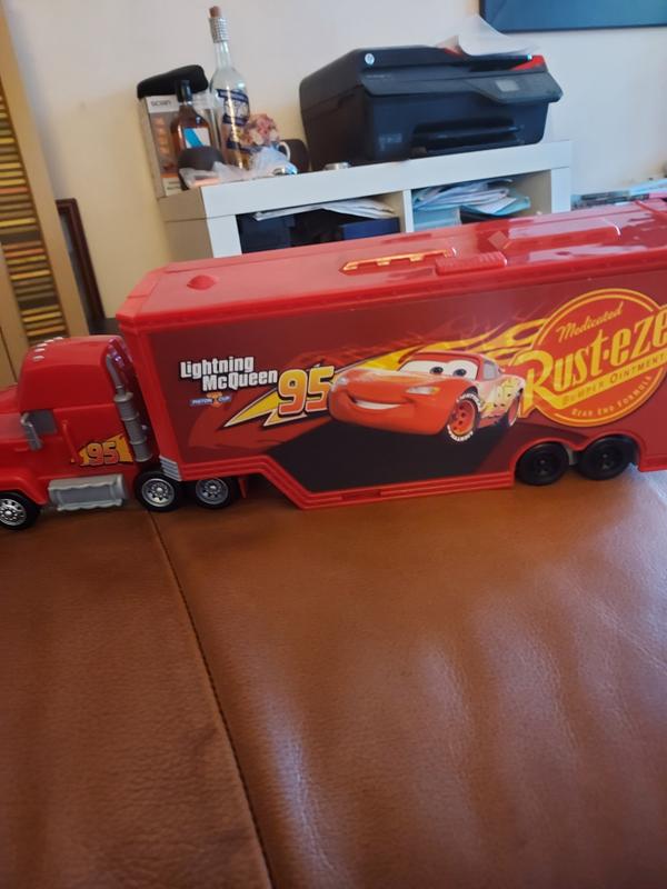 Disney Cars - Petite Voiture - Mega Mack Transporteur - FPK72