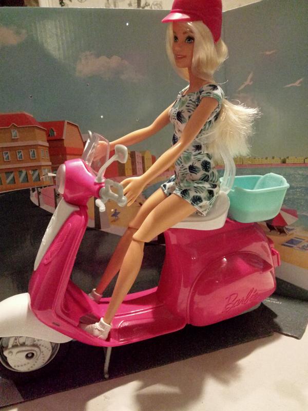 Poupée - Barbie Mobilier poupée​ blonde avec son scooter rose et