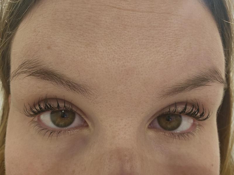 Eyelashes with mascara