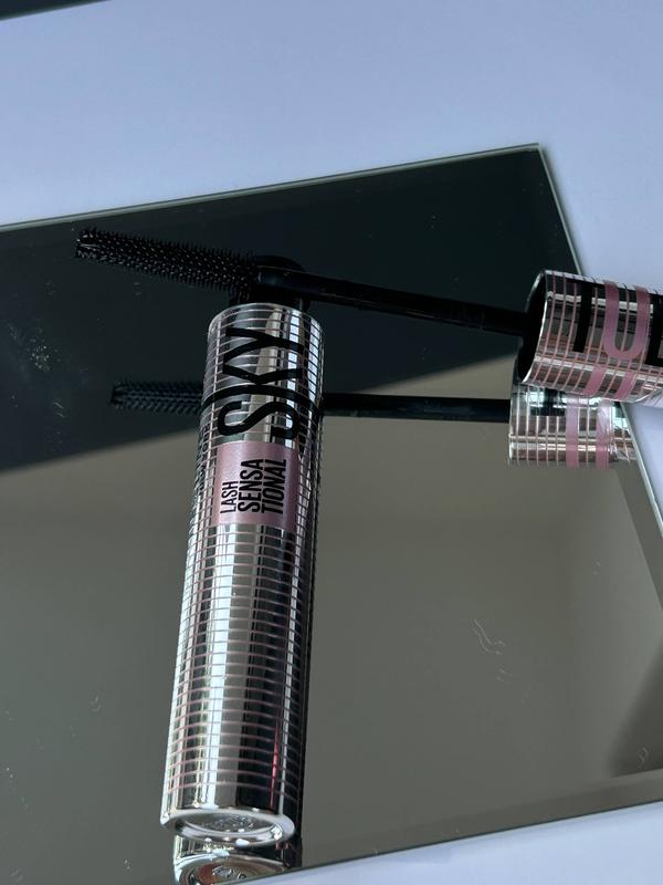 Sky High Wimpern mit Glanz.