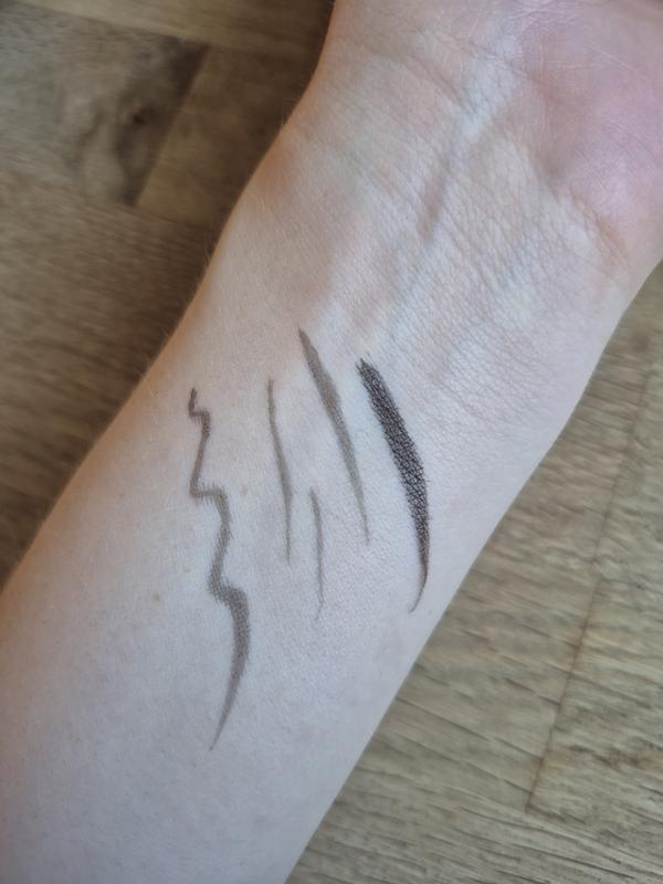 Hier beim obersten 5x darüber gemalt bis es schwarz wurde, würde ich aber auch noch nicht als "intensiv" bezeichnen