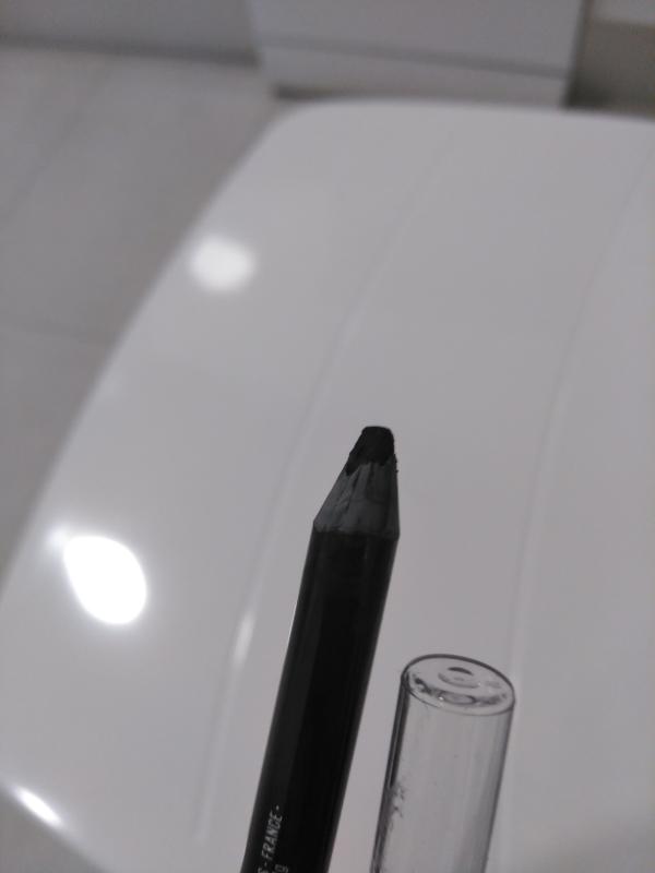 Tattoo Eyeliner cuando le sacas punta al "plástico".