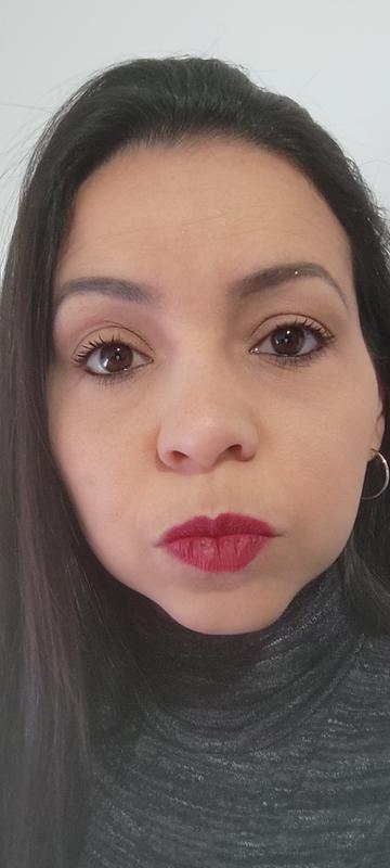 Me encanta cabe destacar que debo aprender a colocar la máscara ya que no uso mucho maquillaje
