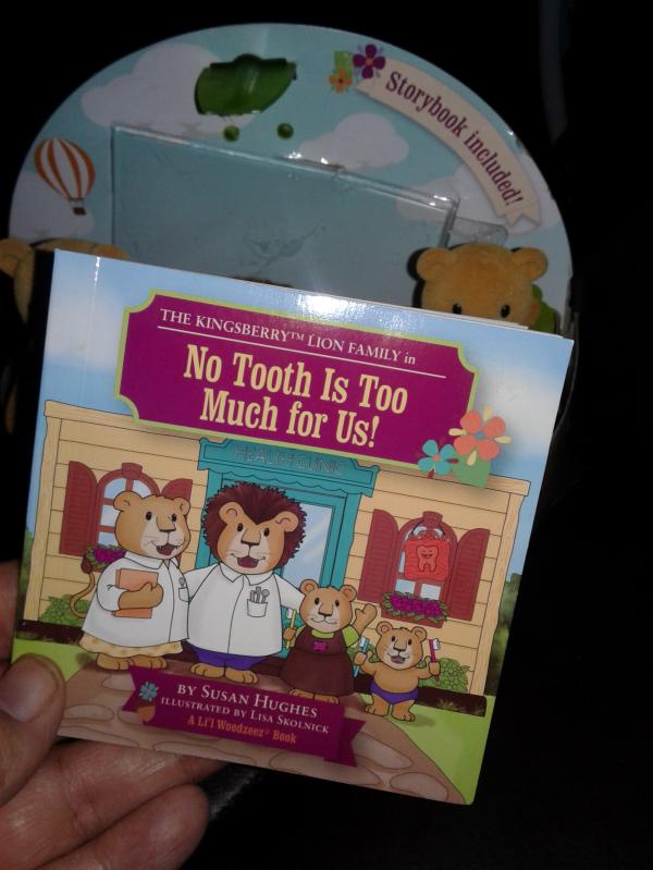 Storybook Li'l Woodzeez Kingsbery Lion Family Set w/No Tooth is to Much for Us 