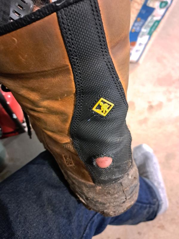 No leather behind the black back strap