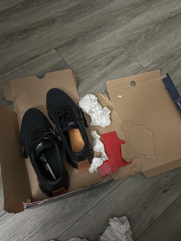 Horrible packaging and a missing sole