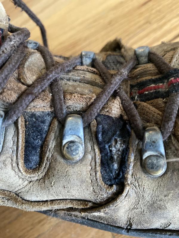 Weak point in keeping the weather out. (Whhhy would you put mesh there above a waterproof membrane?)