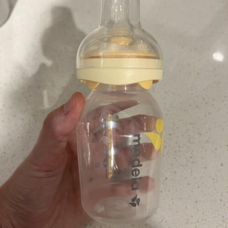 Medela Calma Feeding Device with 150ml Bottle at Babies R Us